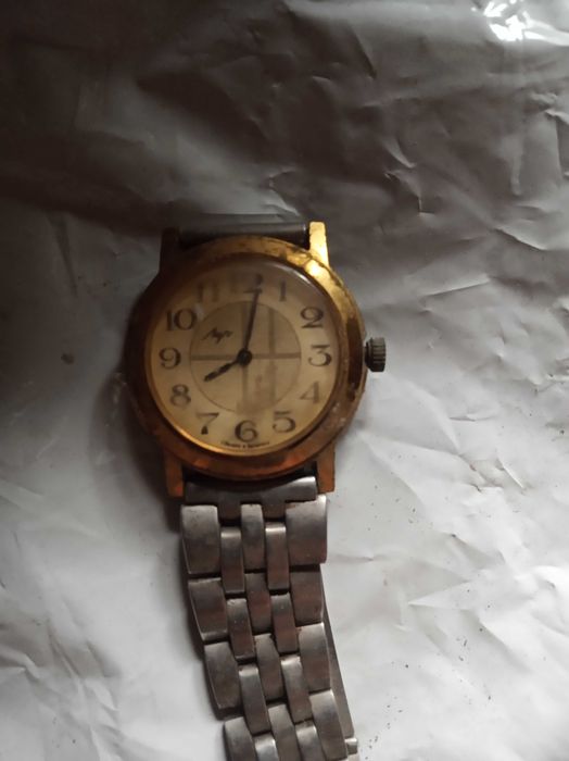 Наручний годинник