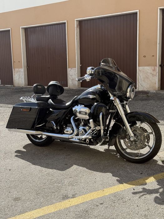 Harley Street glide CVO 1800cc