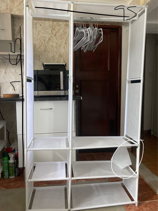 Roupeiro branco semi novo