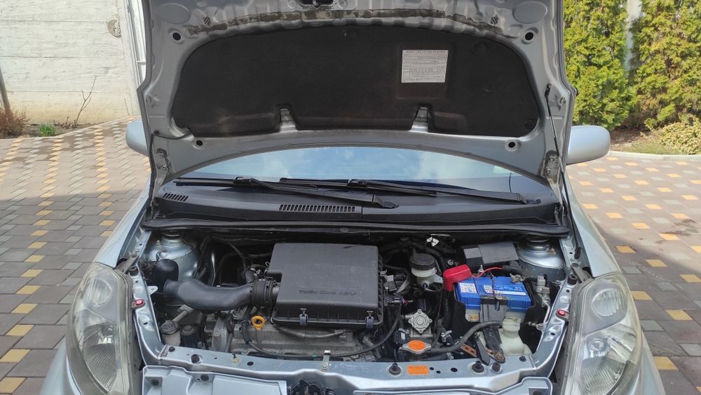 Toyota boon. Daihatsy sirion