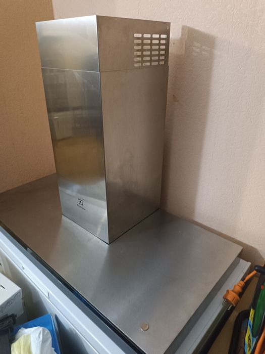 Витяжка Electrolux LFT769X з нержавіючої сталі