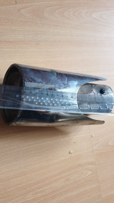 Escape de carro desportivo