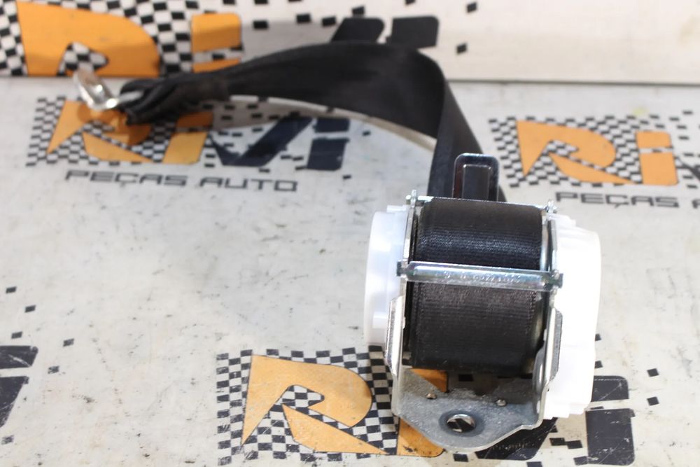 Cinto trás esquerdo AUDI A3 (8P1)