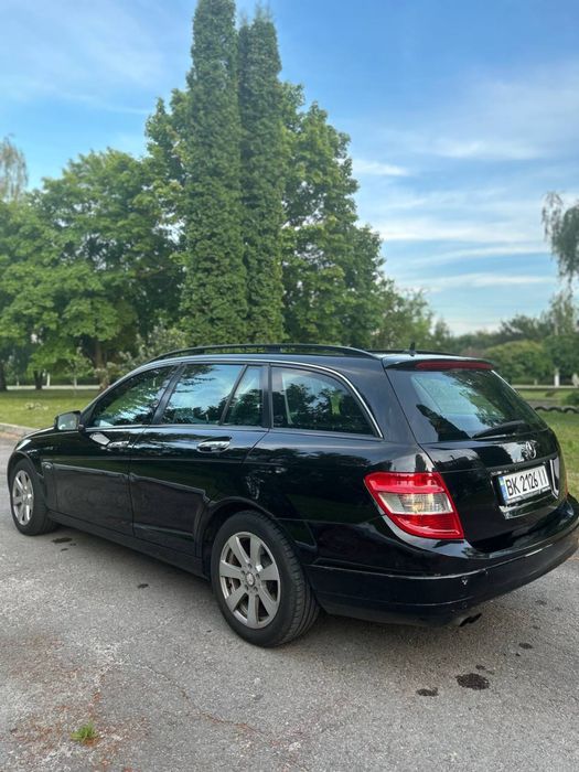 Продам своє авто Mercedes-Benz C-Class 2009