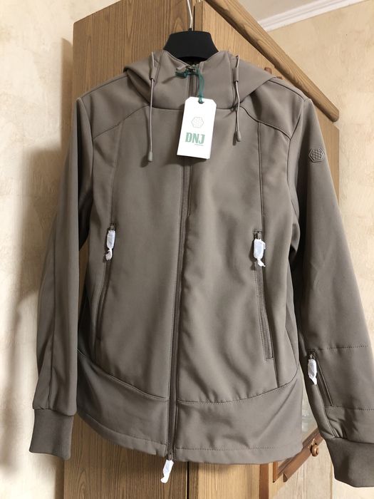 Продам софтшел куртку