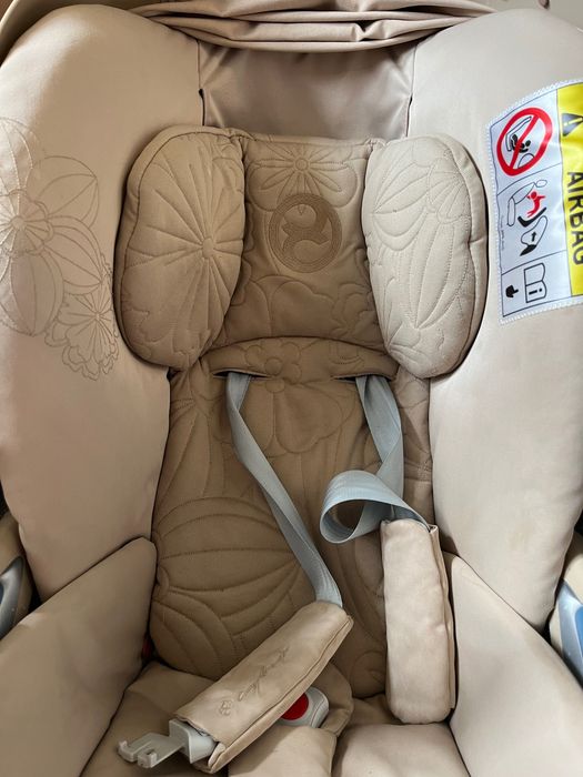 Fotelik cybex Simply Flowers Nude Beige z bazą
