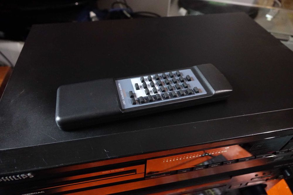 Odtwarzacz CD Philips CD 614, z pilotem, podwójny DAC TDA