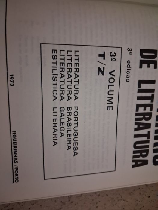Dicionário de literatura