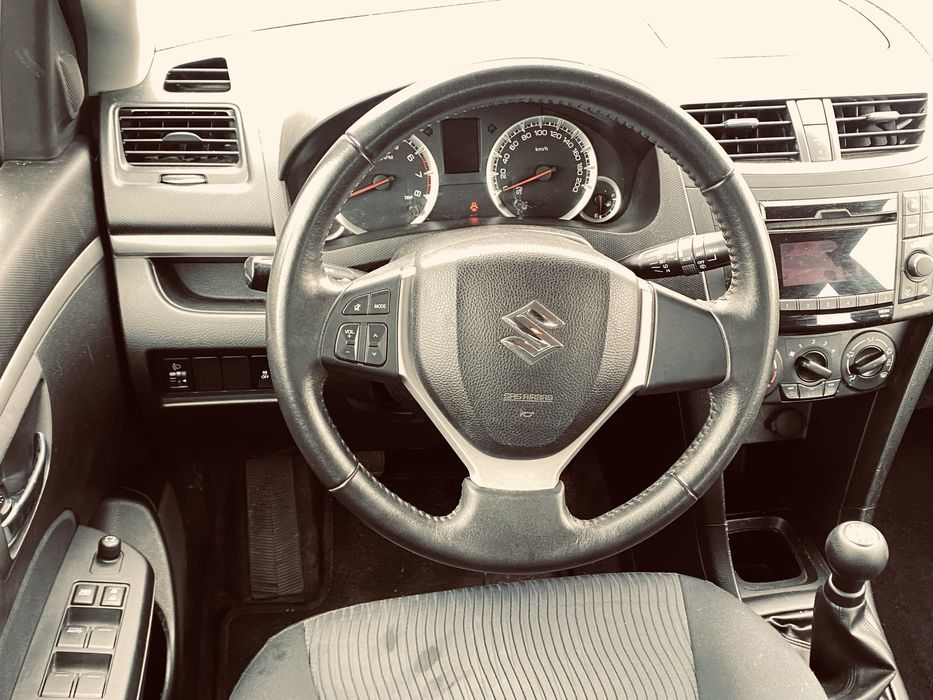 Suzuki swift 2011 poj 1.3 przeb 128 tys 4x4 zadbany