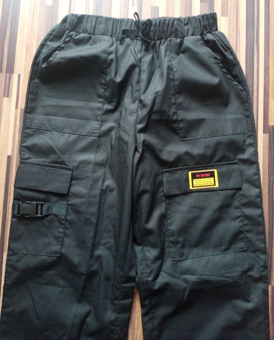 Spodnie dziewczęce bojówki Shein rozm. 152