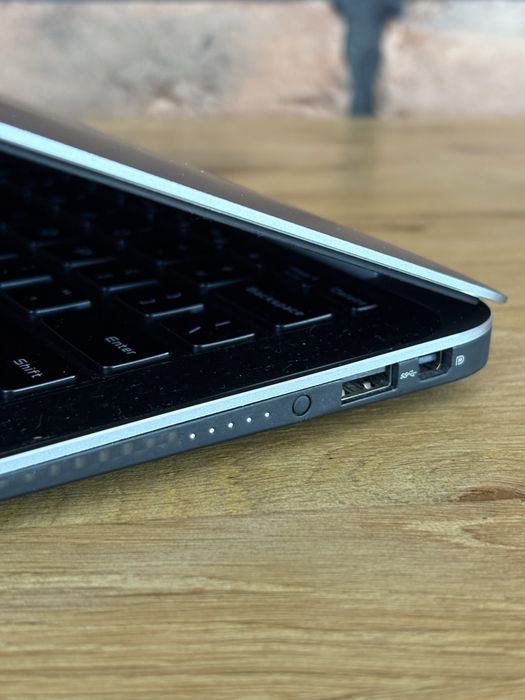 Ultrabook DELL XPS 13 w7 Stan jak nowy