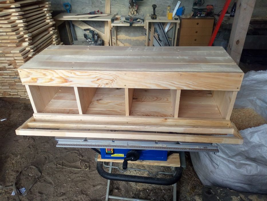 Gniazdo dla kur cztery komory