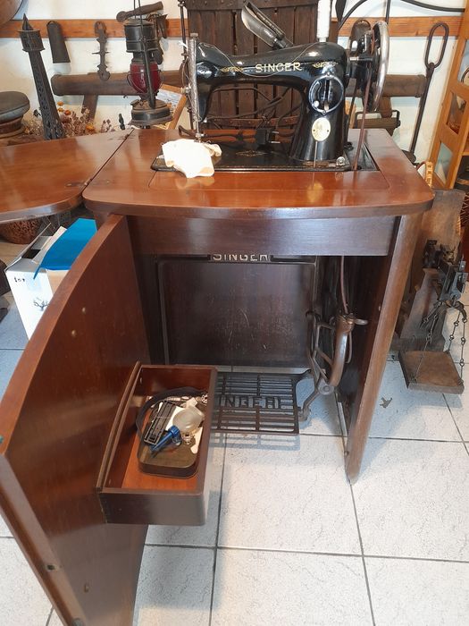 Máquina de costura singer