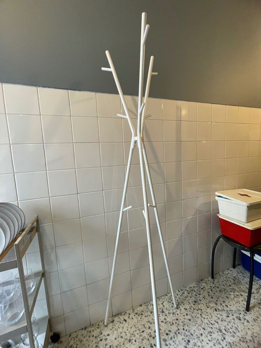 cadeira giratória+cabideiro+secretaria