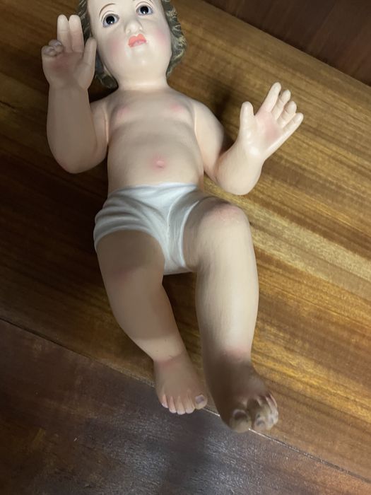 Menino Jesus em porcelana