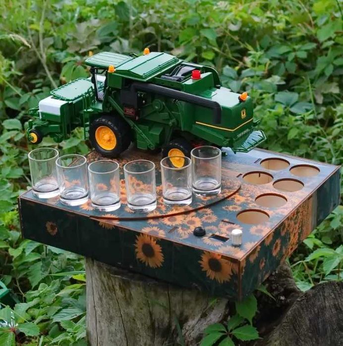 Наливатор комбайн ДжонДір на 6 чарок крутий подарунок