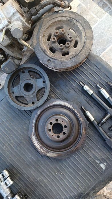 Шкив коленвала насос гуру вакуум мазда 323F BA  626 премаси