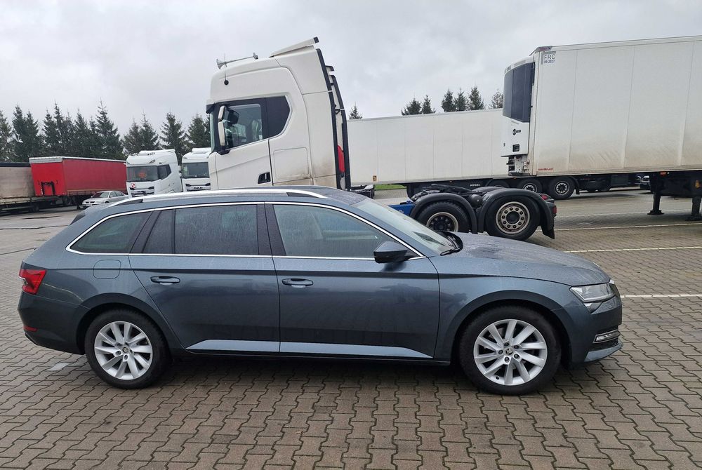 Skoda Superb 2,0 TDI mały przebieg 45000 km