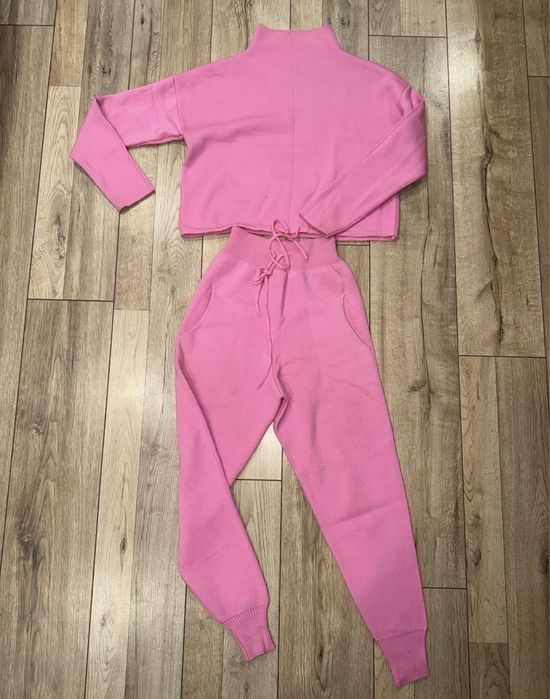 Теплий костюмчик рожевого кольору