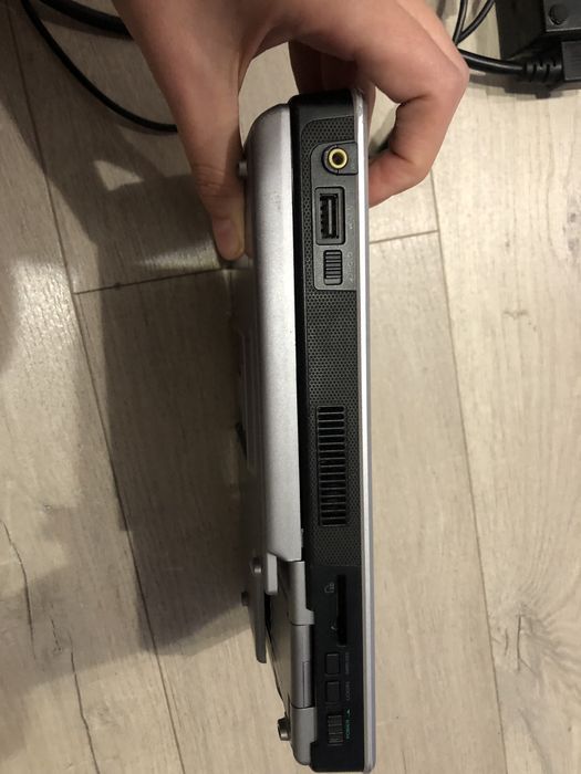 Laptop ASUS R2H-BH047T Intel Celeron CM900 768MB 40GB 7 DVD-RW XPT