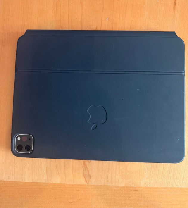iPad Pro 11” (4.ª Geração) + Magic Keyboard | Como Novo | Oportunidade