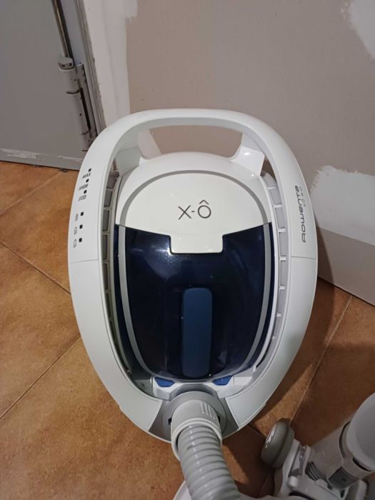 Aspirador Rowenta Sem Saco Trenó IX7767EA Sem Fios em bom estado