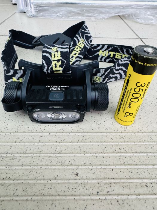 Налобний ліхтарик nitecore hc65 v2