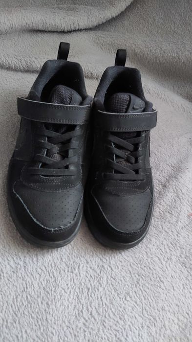 Кросівки Nike Court Borough Low
розмір 32-33, устілки - 20.5см