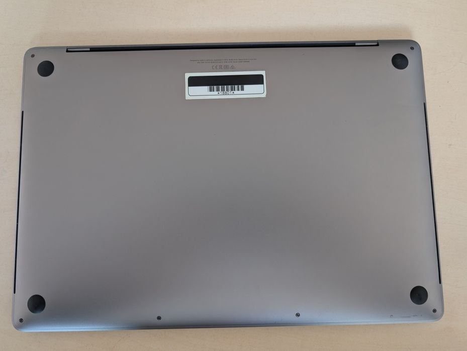 MacBook Pro 16 2019 (i9/32gb/512 SSD/AMD-5300M-4Gb)