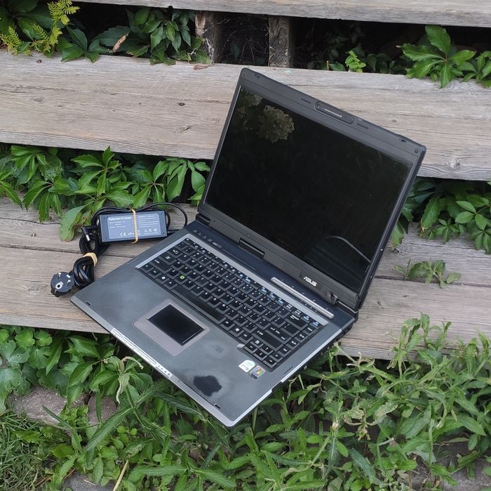 Laptop / notebook Asus A6000 / A6F sprawny, windows XP, 2006 rok, retro