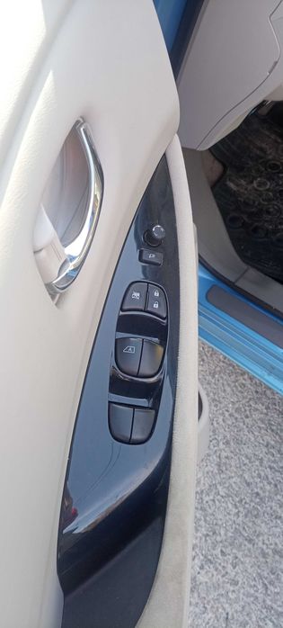 Nisan Leaf 24кВт 2012
