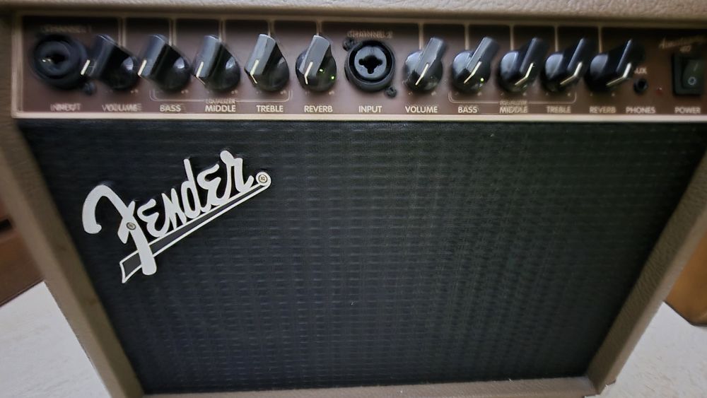 Amplificador Fender Acoustasonic 40