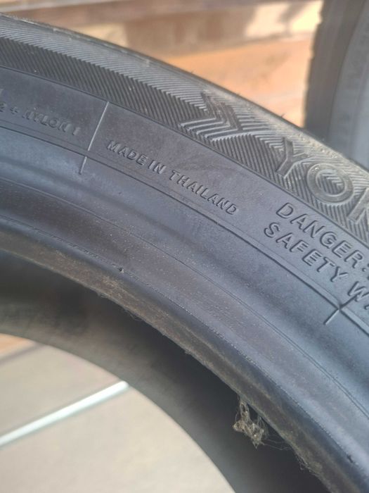 Шини Б/У 2шт 175/55 R15 77V  Yokohama.