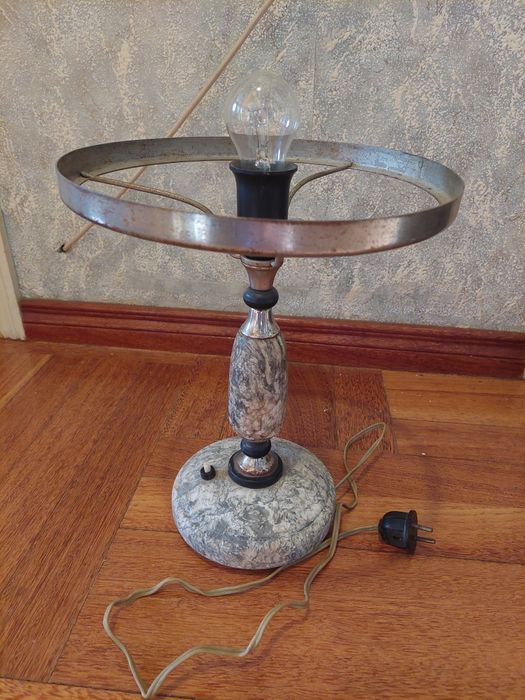 Лампа настільна мармурова.