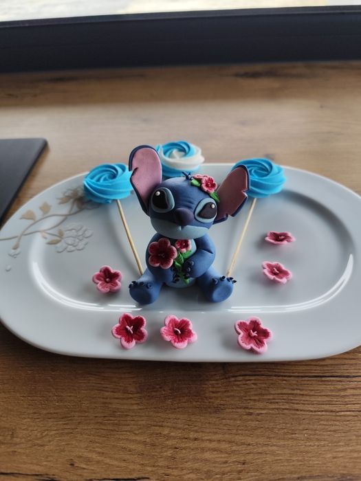 Figurka i balony Stich