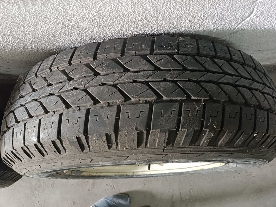Pneus mais jantes Land Rover