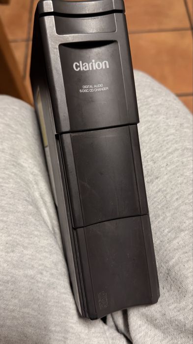 Genuine Peugeot 6 disc cd player