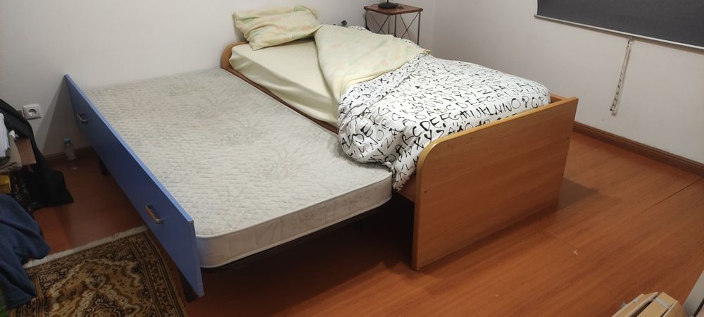 Cama de madeira com 190x90 de solteiro