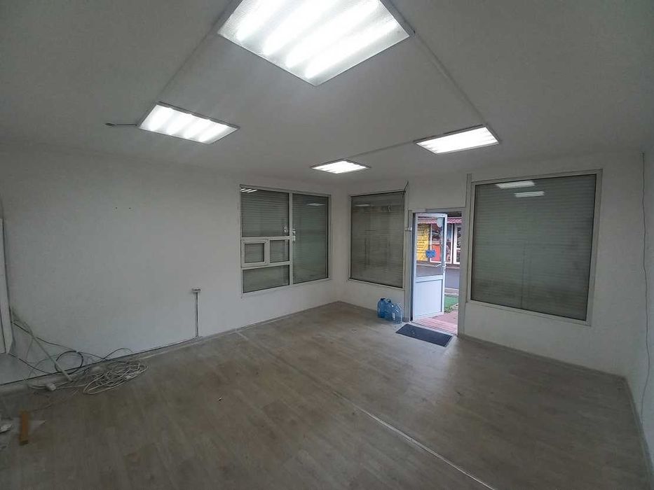 Оренда фасадного МАФу, вул. Драгоманова, Дарницький район. Без комісії