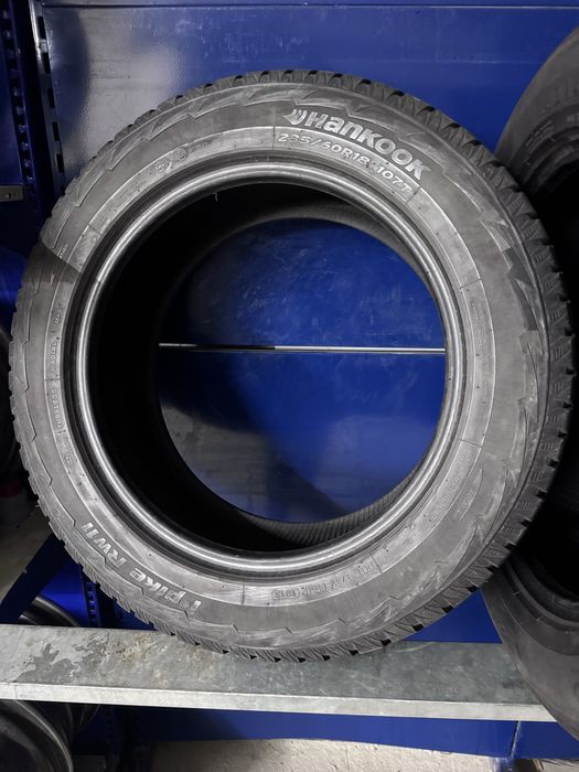 Pirelli Scorpion Hankook I pike RV 11 235/60r18 зимова