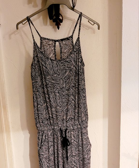 Szary w zebrę kombinezon House roz S spodium