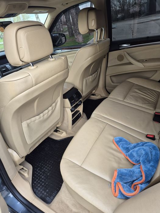 Продам х5е70 2011 года