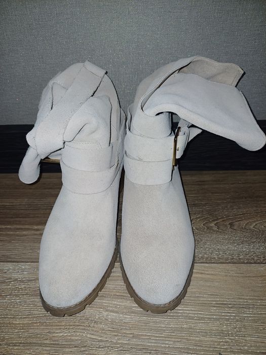 Продам осінні чобітки