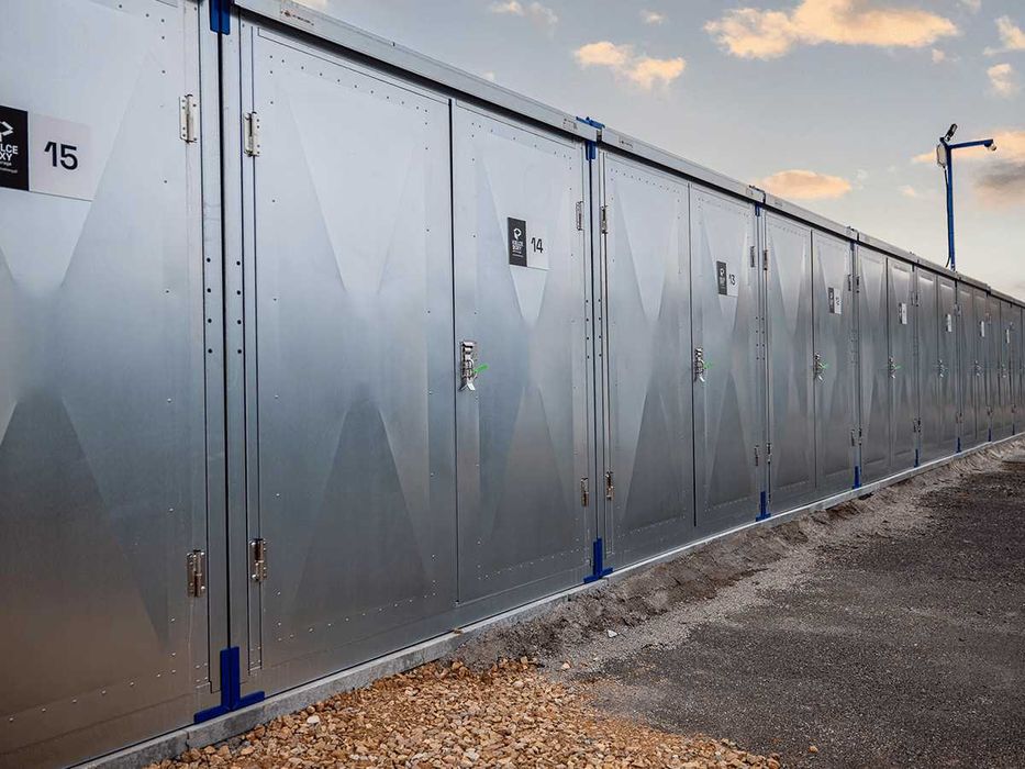 Magazyny 2m² - samoobsługowe na wynajem garaż schowek komórka remont