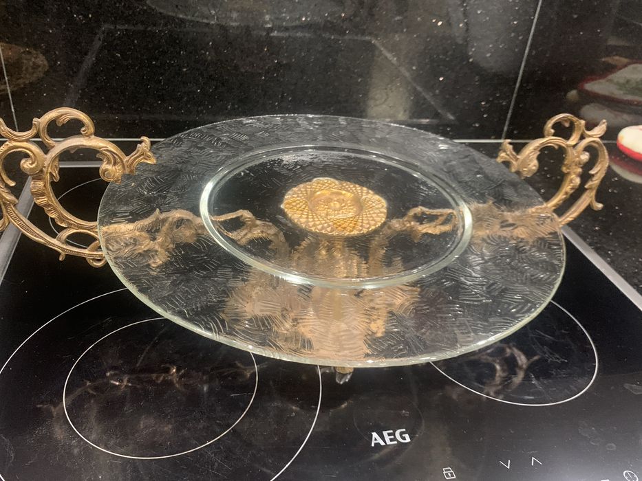 Suporte sobremesa com pé dourado