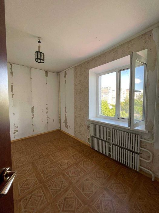 Продам 4 к. квартиру на Одесской, ул. Ньютона 6