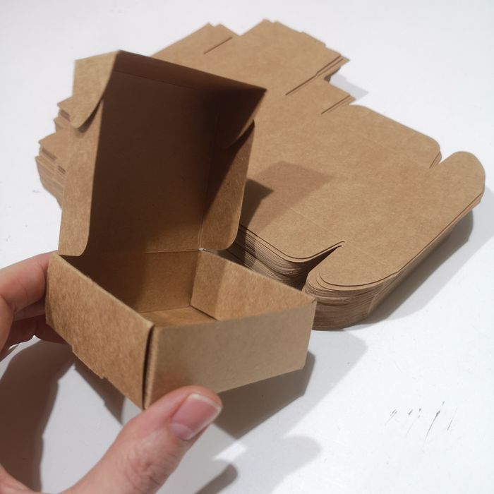 10 szt.Pudełko kartonowe składane na bransoletki.