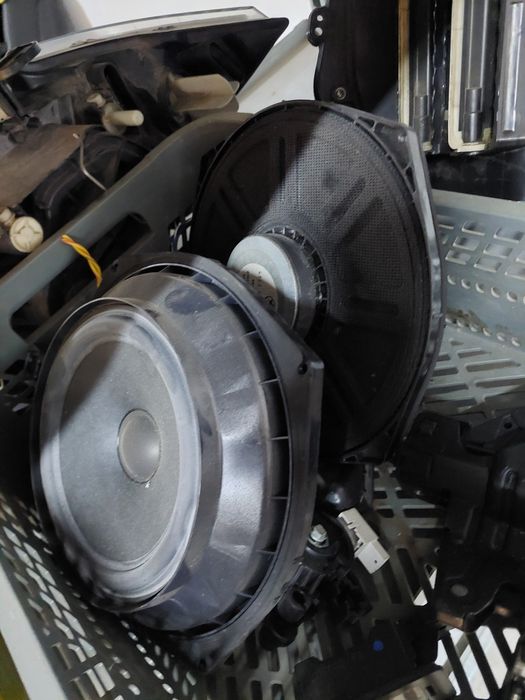 glosnik głośniki bmw e60 e61 pod siedzenie e63 e64