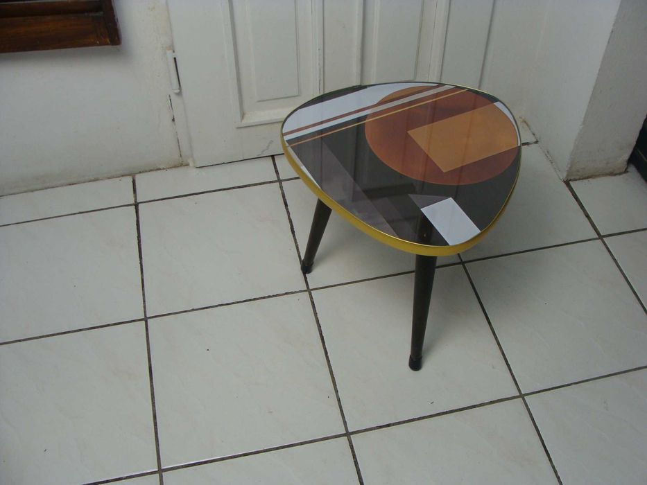 stolik  kwietnik z lat 70 tych patyczak w stylu rockabilly szklany