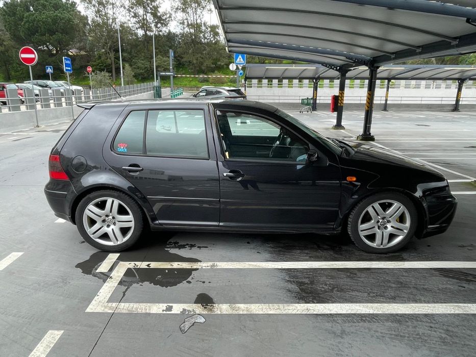 VW Golf IV do ano 2001 impecável com 290000 Kms.